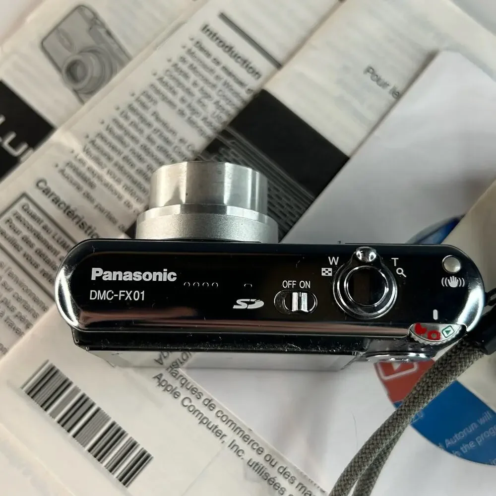 Panasonic Lumix DMC-FX01 6mp Digital Camera with Charger Black Tested
